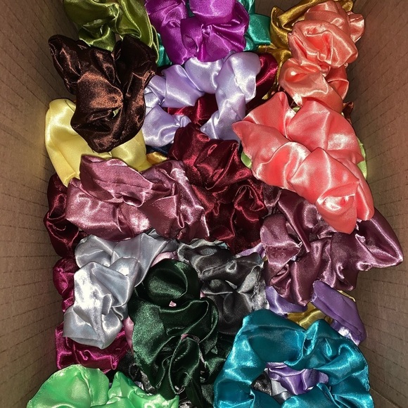 Random Assorted 100 Hair Tie Scrunchies Mixed Lot - Picture 7 of 14